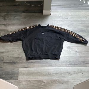 Adidas cropped oversized batwing black sweater with leopard stripes womens XS